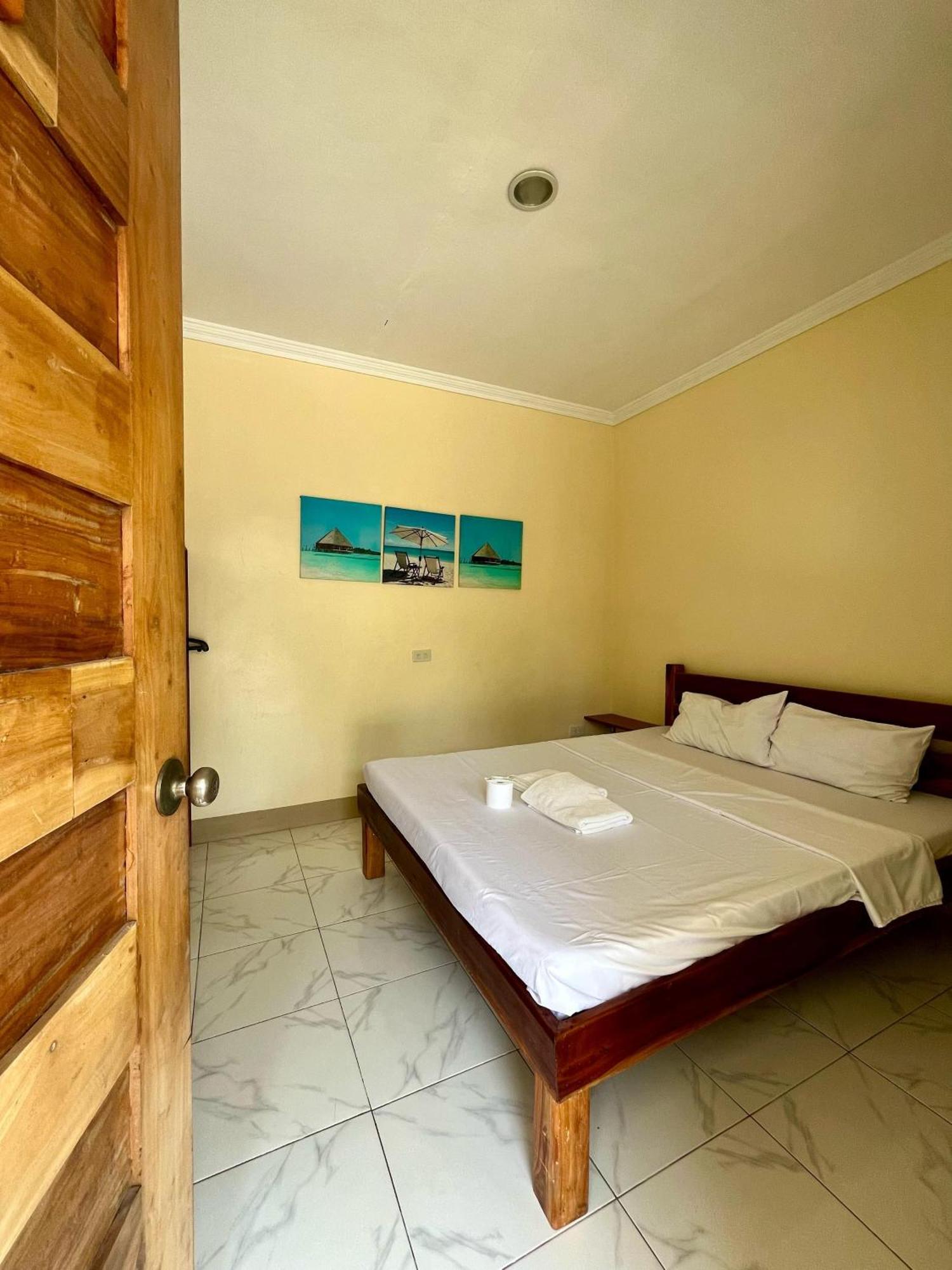 Midnite Inn Panglao Exterior foto